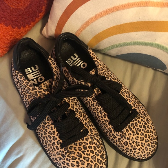 Never worn Bueno leopard sneakers Sz 39 - Picture 2 of 5